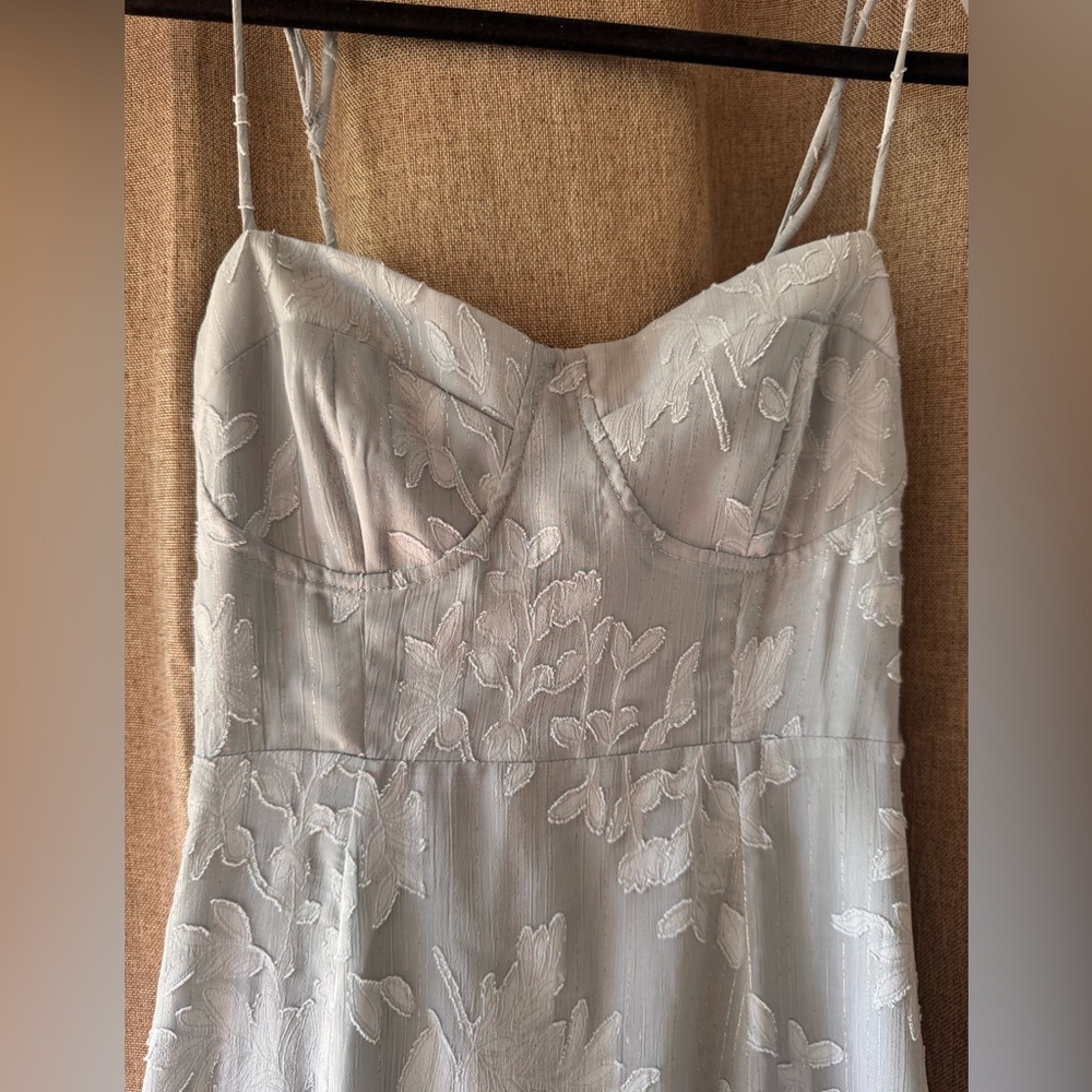 NWT Lulu's Light Blue Floral Midi Dress - Picture 5 of 11